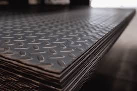 LAMINA H.N ANTIDERRAPANTE A-36 1/4" X 4’ X 8’ (6.35mm a 6 mm)